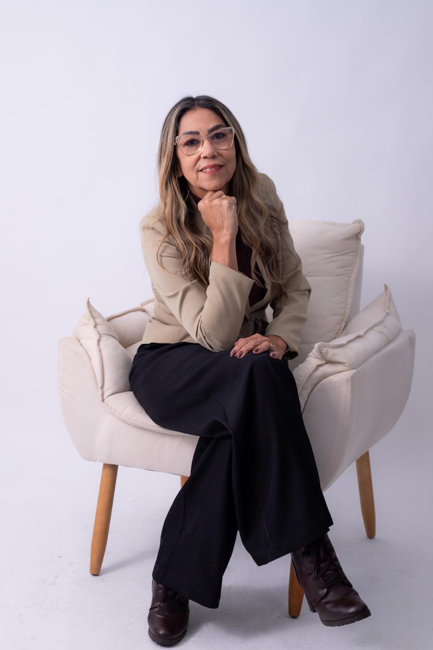 Dra. Carmelita Moura Leal