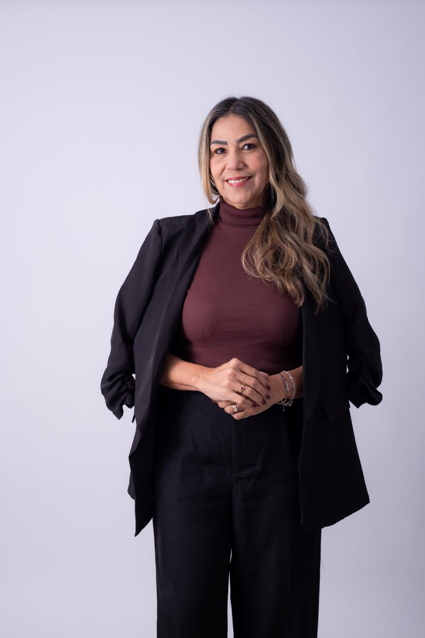 Dra. Carmelita Moura Leal